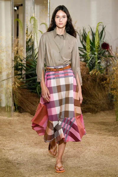 Look 16